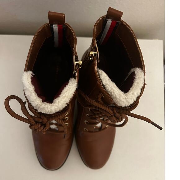 Tommy Hilfiger Women 7.5 Camel Brown Sherpa Heel Boots Essie Lace Up - Picture 3 of 8